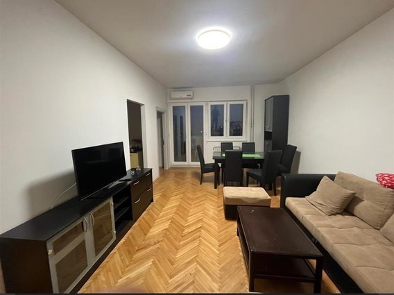 SE PRODAVA 2-SOBENRENOVIRAN I NAMESTEN 49M2 STAN VO KARPOS 4