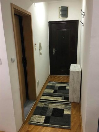 SE IZDAVA TOP STAN 43 M2 MAVROVKA