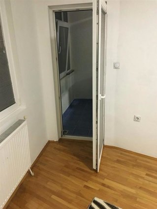 SE IZDAVA TOP STAN 43 M2 MAVROVKA