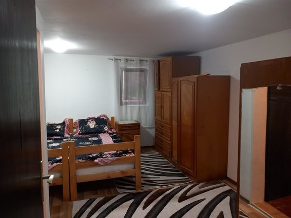 SE IZDAVA NAMESTEN STAN 50m2 VO CRNICE