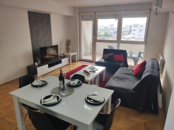 SE IZDAVA TOP STAN 55 M2 AMERIKAN KOLEDZ