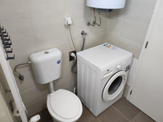 SE IZDAVA TOP STAN 55 M2 AMERIKAN KOLEDZ