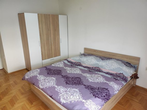 SE IZDAVA TOP STAN 55 M2 AMERIKAN KOLEDZ