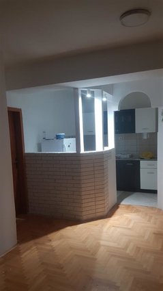 IZDAVANJE PRAZEN STAN 60 M2 RASADNIK