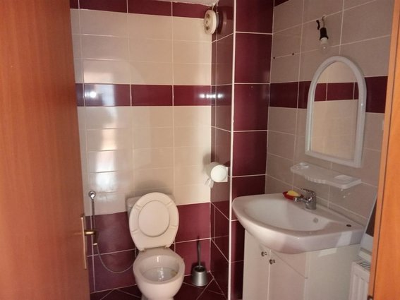 IZDAVANJE PRAZEN STAN 60 M2 RASADNIK