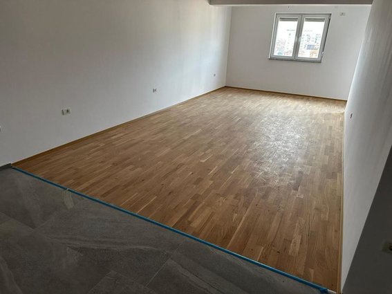 Se prodava stan 126 m/2 na 7 Kat nad Sparkasse Banka