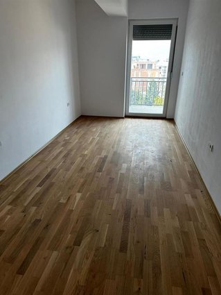 Se prodava stan 126 m/2 na 7 Kat nad Sparkasse Banka