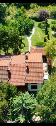 SE PRODAVA VIKENDICA VO GORNO SONJE 163m2