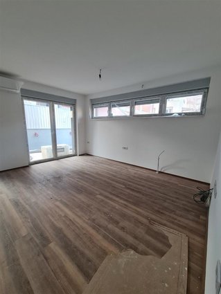 Centar park nov objekt 200m2 za kancelarisko rabotenje