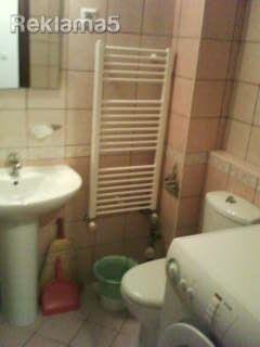 SE IZDAVA TOP STAN POZADI RAMSTOR 50 M2