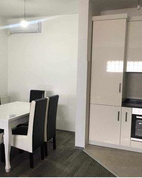 Centar trosoben 73m2 vo novogradba opremen