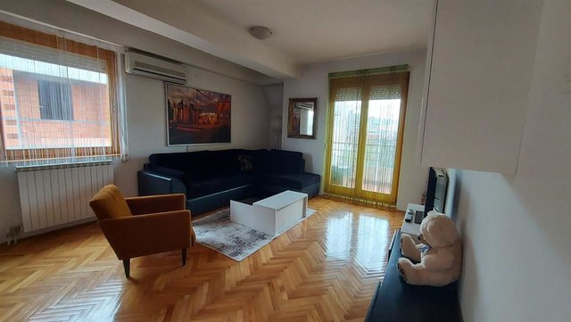 Hrom 57m2 ubav, renoviran i opremen stan