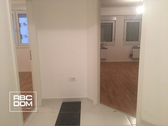 63м2 izdavanje Aerodrom