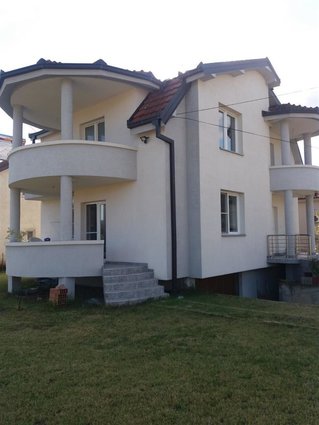 Radisani 270m2 nova kuka na 830m2 plac