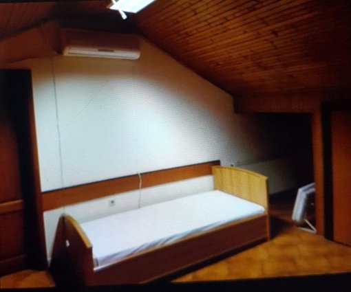 Centar blizu klinika 80m2 namesteno potkrovje