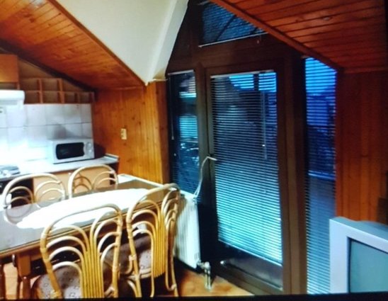 Centar blizu klinika 80m2 namesteno potkrovje