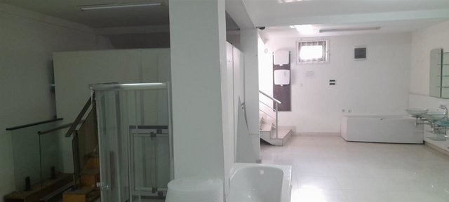 Centar Vodnjanska dukan 96m2 so 70m2 magacin