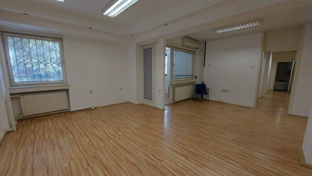 Kapistec stan 90m2 prizemje za kancelarii