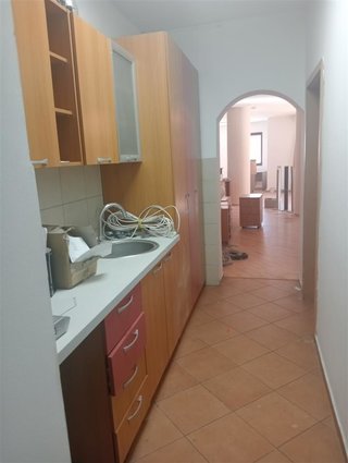 Centar bilna 140m2 1kat za kancelarii