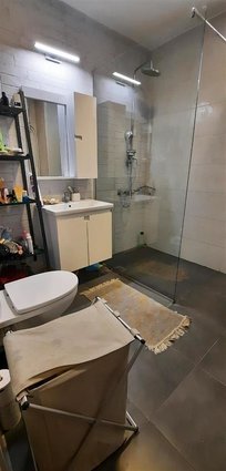 Se izdava stan od 70m2 vo Centar Gradski Zid Hotel Bristol