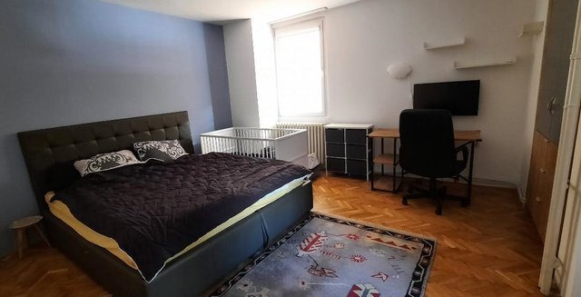 Se izdava stan od 70m2 vo Centar Gradski Zid Hotel Bristol