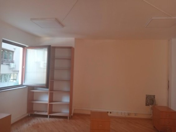 CENTAR UL 11 OKTOMVRI 140M2 SE IZDAVA