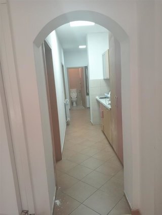 CENTAR UL 11 OKTOMVRI 140M2 SE IZDAVA