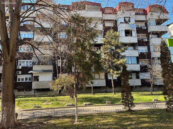 Се продава трособен стан 60м2,Капиштец