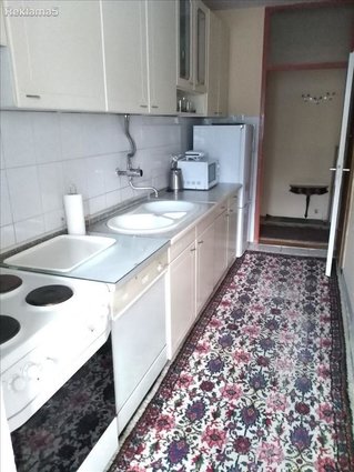 Се продава трособен стан 60м2,Капиштец