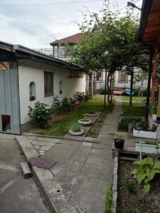 Се продаваат куќи 114м2+37м2+двор,Н.Лисиче