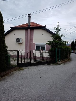 Се продаваат куќи 114м2+37м2+двор,Н.Лисиче