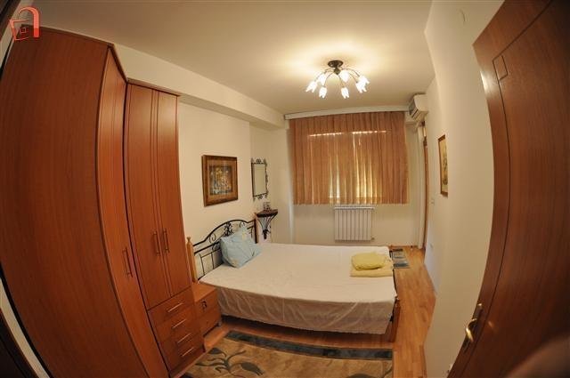 Centar trosoben 85m2 namesten pozadi ramstor