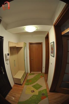 Centar trosoben 85m2 namesten pozadi ramstor