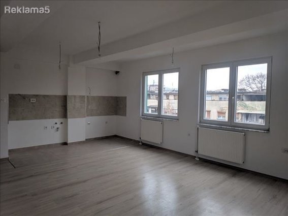 PRODAZBA STAN KARPOSH 2-72 M2