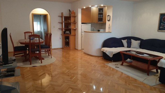 IZDAVANJE TOP STAN 75M2-BLIZU UNIVERZALNA