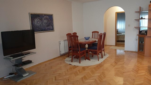 IZDAVANJE TOP STAN 75M2-BLIZU UNIVERZALNA