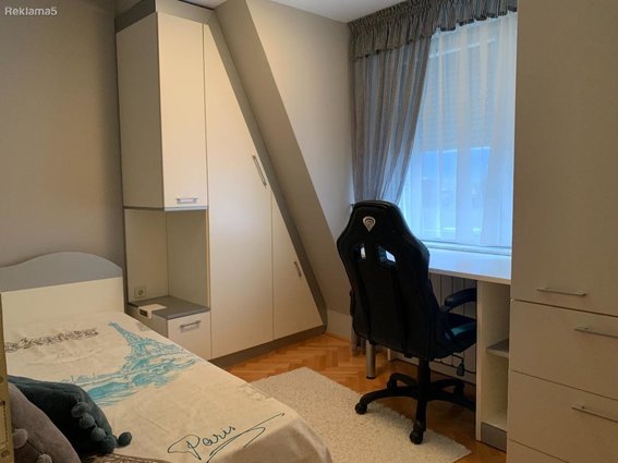 Се продава Луксузен четворособен стан 90м2,Козле