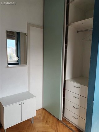 СЕ ПРОДАВА ТРОСОБЕН 58М2 СТАН ВО КАРПОШ 4