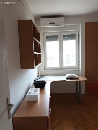 СЕ ПРОДАВА ТРОСОБЕН 58М2 СТАН ВО КАРПОШ 4