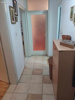 СЕ ПРОДАВА РЕНОВИРАН ТРОСОБЕН 79М2 ВО КАРПОШ 2