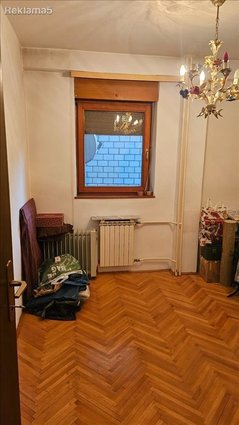 СЕ ПРОДАВА ТРОСОБЕН 76М2 ВО КАРПОШ 1