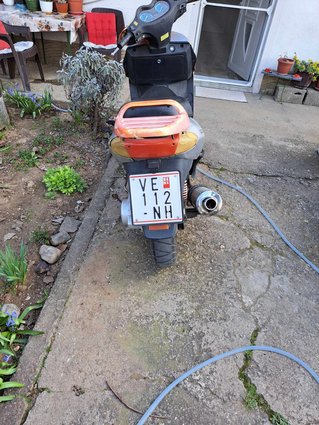 Se prodavaat skuteri vo ispravna sostojba