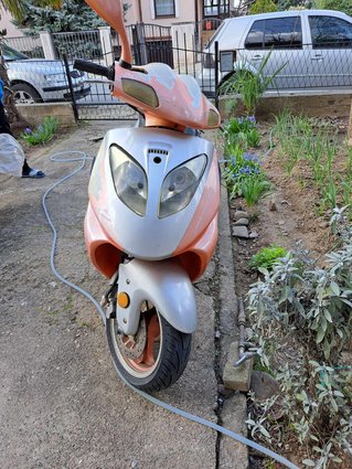 Se prodavaat skuteri vo ispravna sostojba