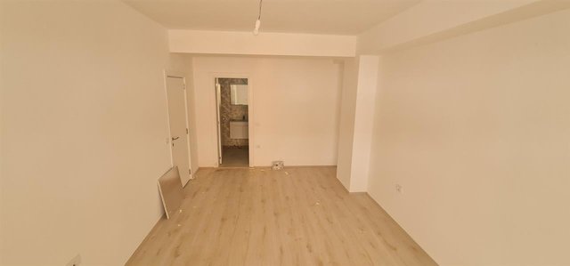 Se prodava stan 140 m/2 na Kat-1