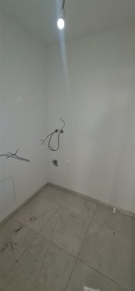 Se prodava stan 140 m/2 na Kat-1