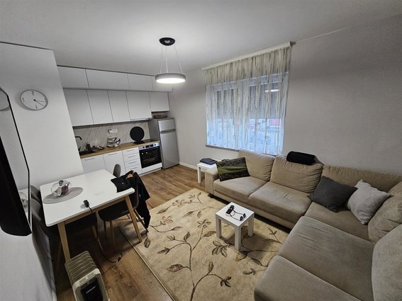 Iznajmuvame stanovi-Jepet banesa me Qira