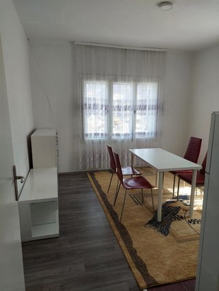 Iznajmuvame stanovi-Jepet banesa me Qira