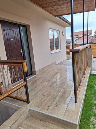 Се продава куќа 93м2 со двор, Драчево