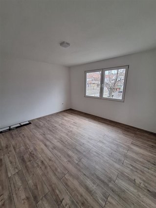 Се продава куќа 93м2 со двор, Драчево