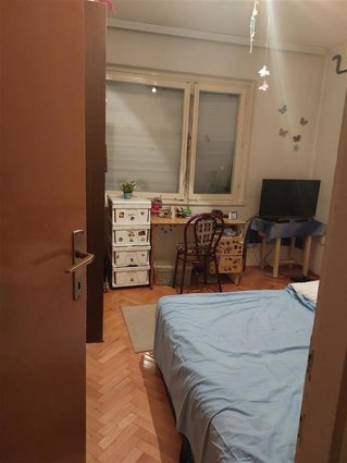 СЕ ПРОДАВА ТРОСОБЕН 81М2 СТАН ВО ХРОМ